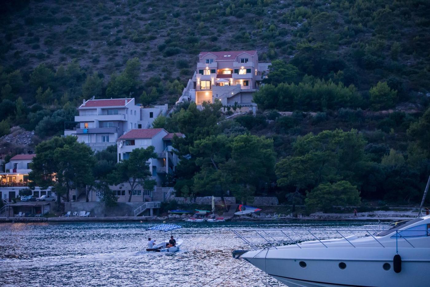 Apartments Ladesta Lastovo Exterior photo