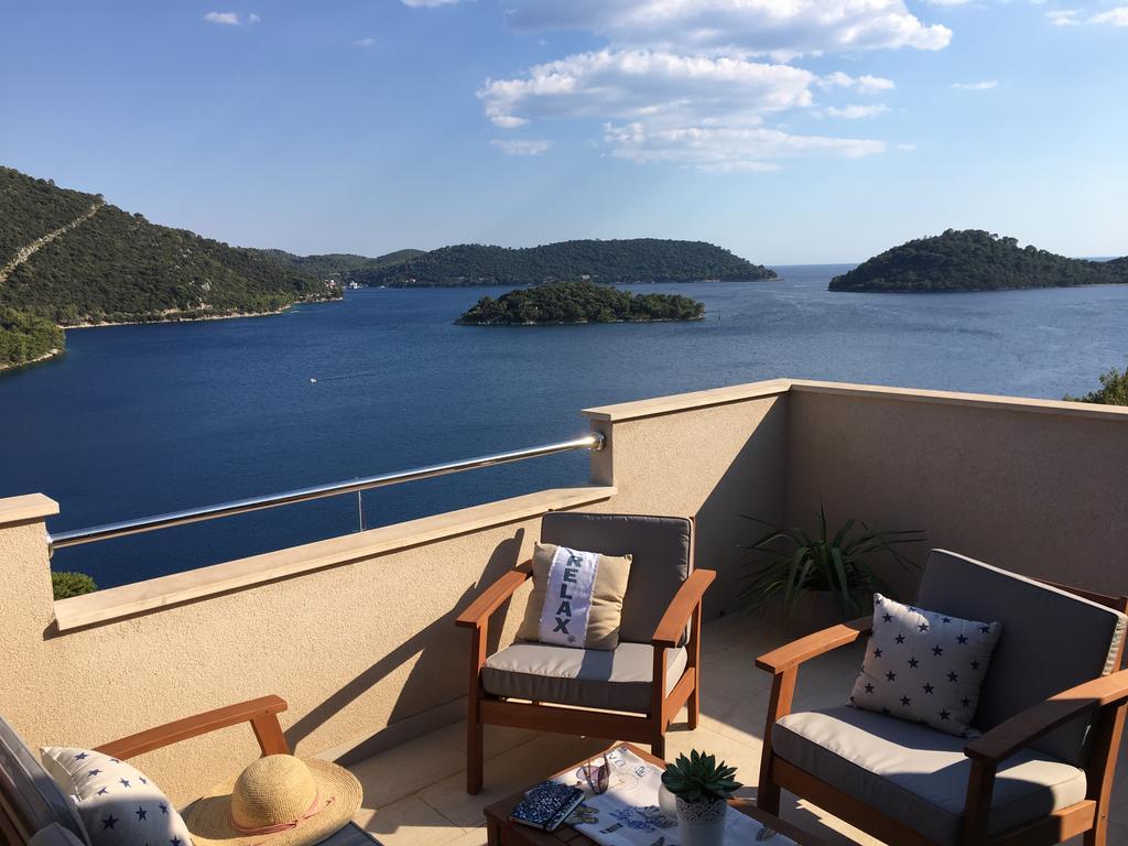 Apartments Ladesta Lastovo Exterior photo